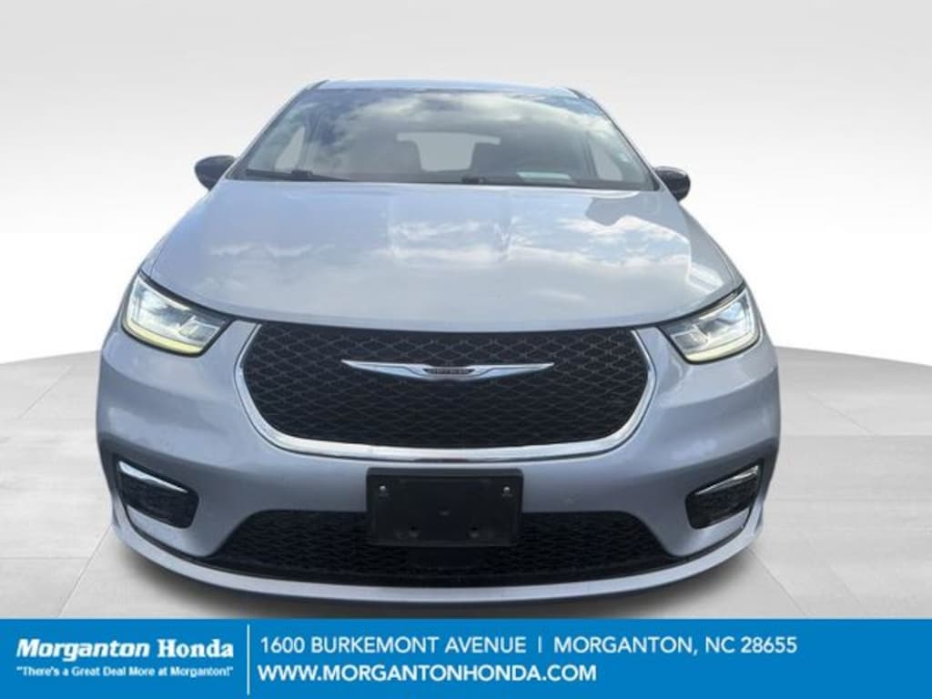 Used 2024 Chrysler Pacifica Touring L Van Passenger Van