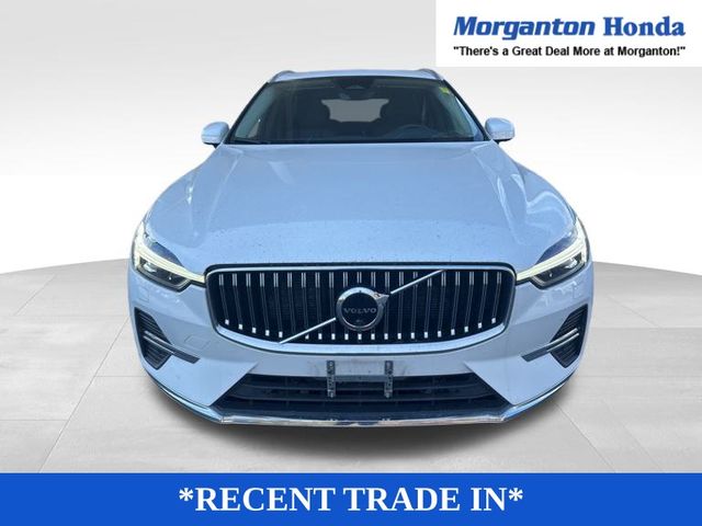 2023 Volvo XC60 B5 Plus photo 2