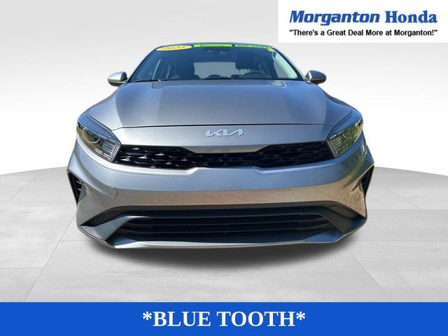2023 Kia Forte LXS photo 2