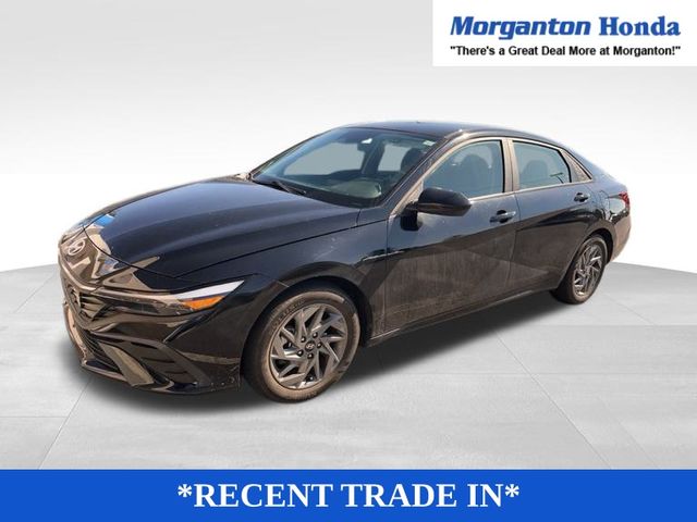 2024 Hyundai Elantra SEL photo 2