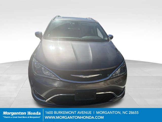 Used 2017 Chrysler Pacifica Limited Van