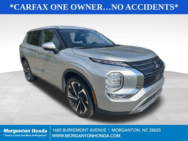 2024 Mitsubishi Outlander SE's photo