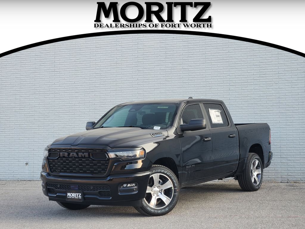 New 2026 Ram 1500 EXPRESS CREW CAB 4X2 5'7 BOX