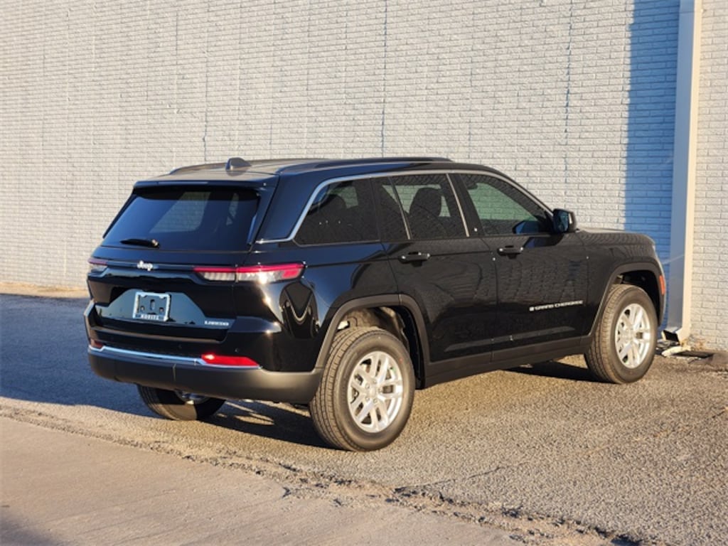 New 2025 Jeep Grand Cherokee LAREDO X 4X2 Sport Utility