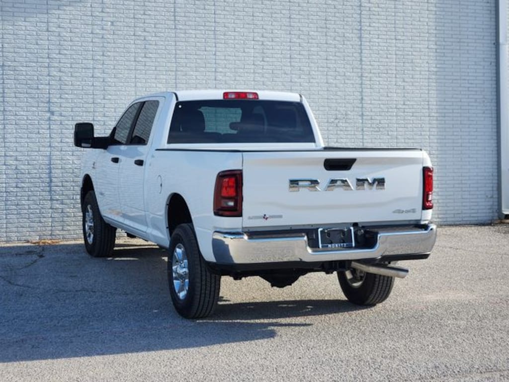 New 2026 Ram 2500 LONE STAR CREW CAB 4X4 6'4 BOX Pickup