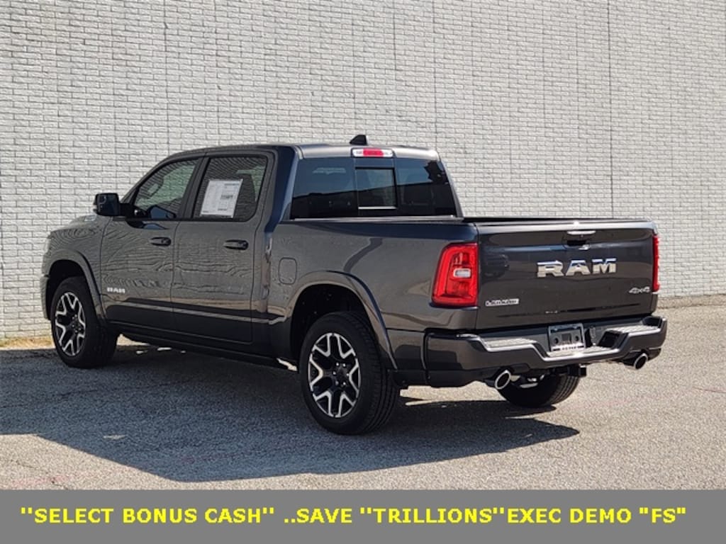 New 2025 Ram 1500 LARAMIE CREW CAB 4X4 5'7 BOX Pickup