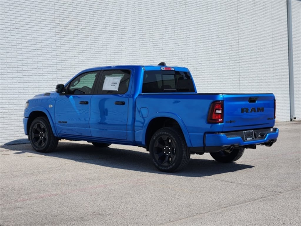 New 2026 Ram 1500 LONE STAR CREW CAB 4X4 5'7 BOX Pickup