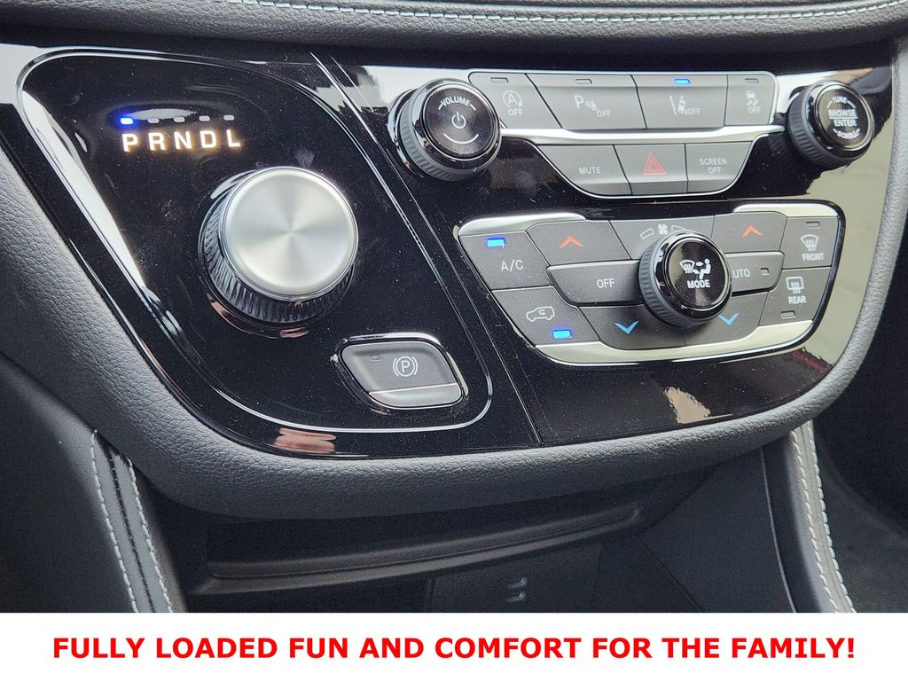 2026 Chrysler Pacifica Limited - Photo 14