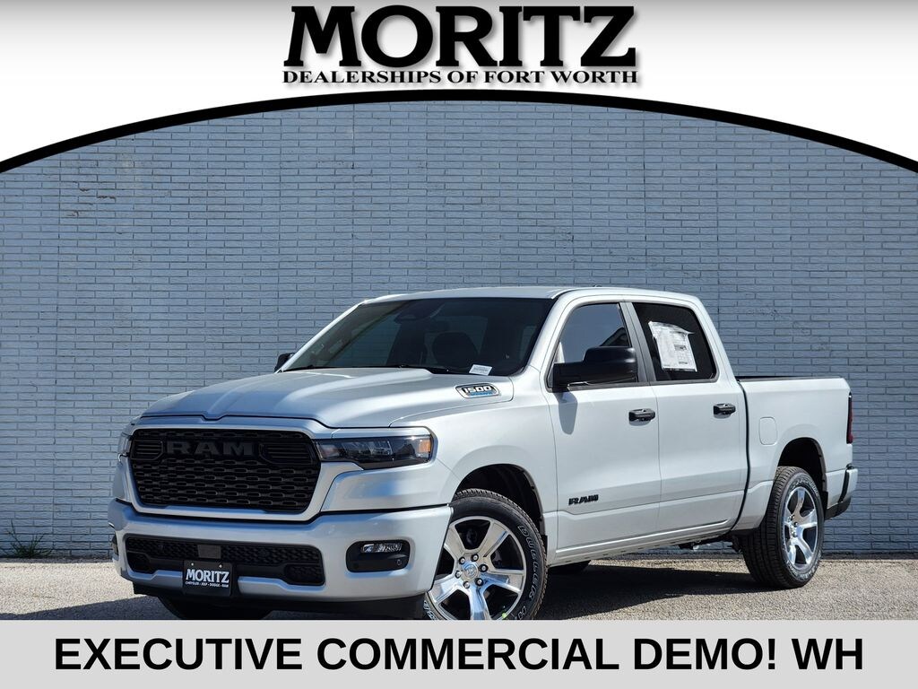New 2026 Ram 1500 EXPRESS CREW CAB 4X2 5'7 BOX Pickup