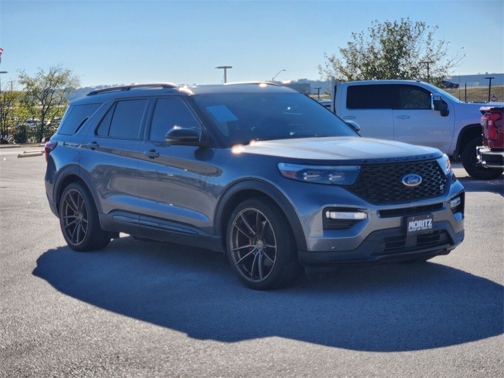 2021 Ford Explorer ST photo 2