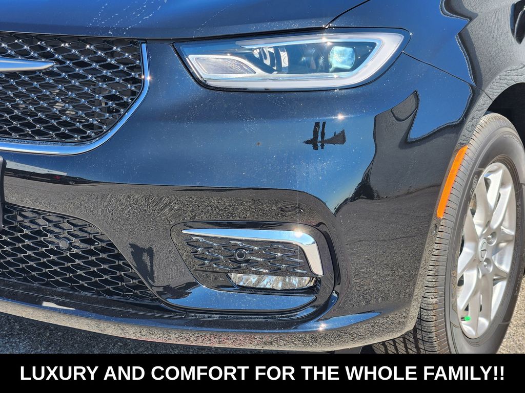 2025 Chrysler Pacifica Select - Photo 6
