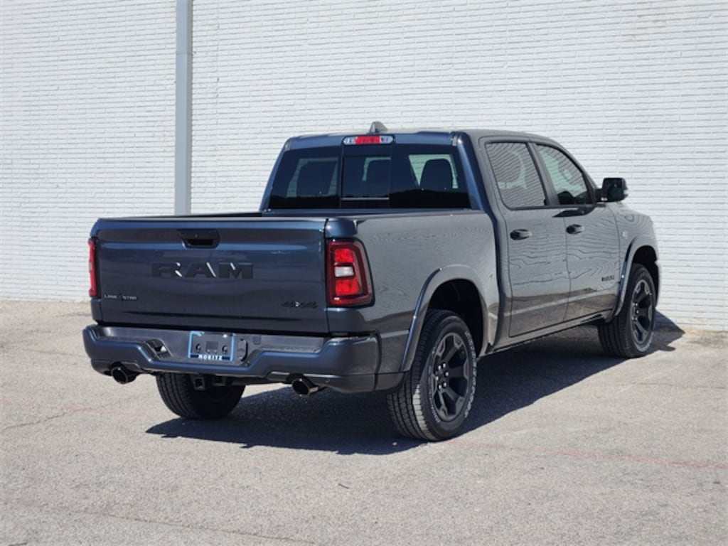 New 2026 Ram 1500 LONE STAR CREW CAB 4X4 5'7 BOX Pickup