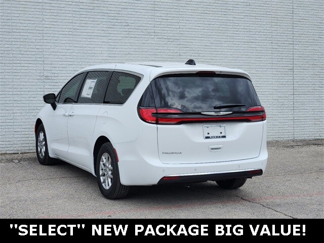 2025 Chrysler Pacifica photo 3