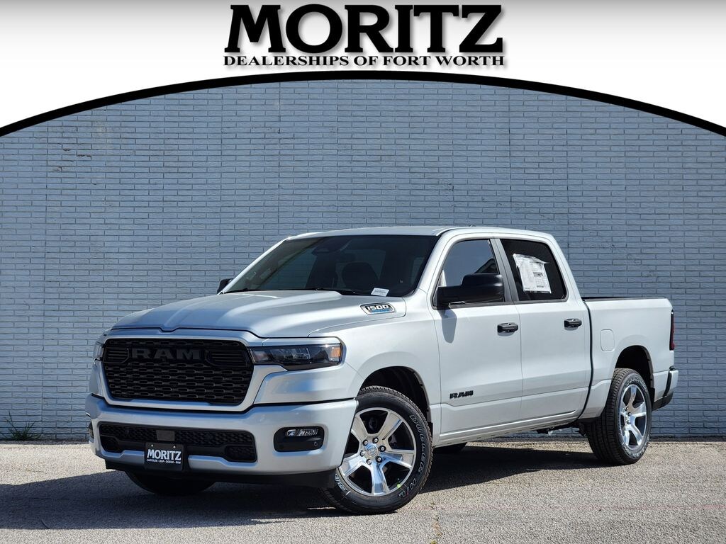 New 2026 Ram 1500 EXPRESS CREW CAB 4X2 5'7 BOX Pickup