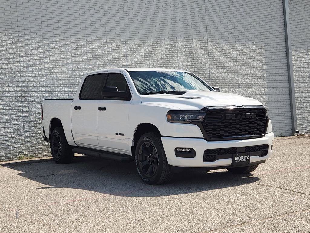 New 2026 Ram 1500 EXPRESS CREW CAB 4X4 5'7 BOX Pickup