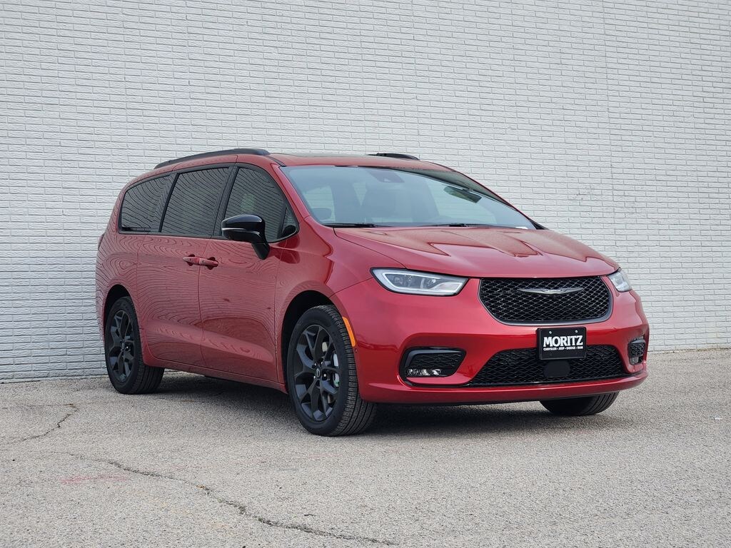 New 2026 Chrysler Pacifica LIMITED AWD Passenger Van