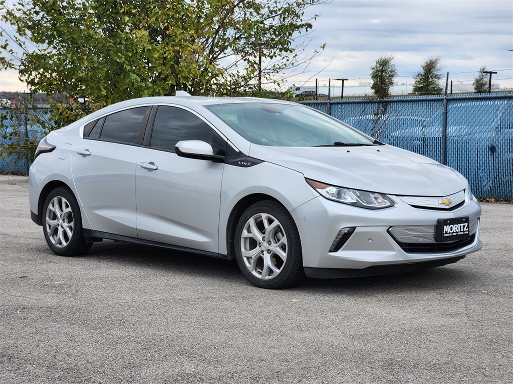 2018 Chevrolet Volt Premier photo 2