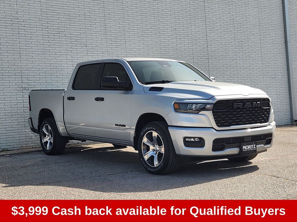 New 2026 Ram 1500 EXPRESS CREW CAB 4X2 5'7 BOX Pickup