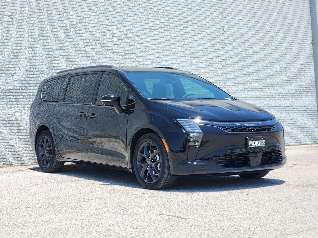 New 2027 Chrysler Pacifica LIMITED Passenger Van