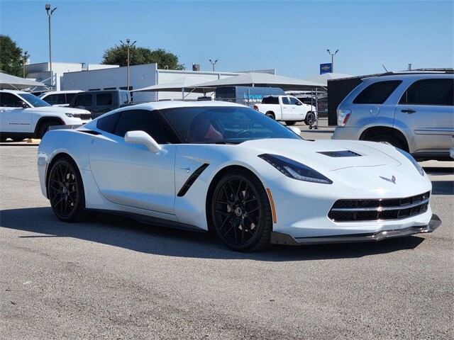 2018 Chevrolet Corvette Stingray 1LT photo 2
