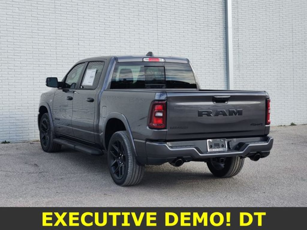 New 2026 Ram 1500 LARAMIE CREW CAB 4X4 5'7 BOX Pickup