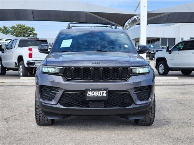 2024 Jeep Grand Cherokee Altitude photo 2