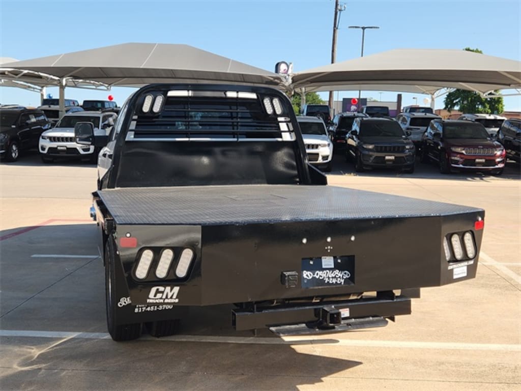 New 2025 Ram 3500 Chassis Cab 3500 TRADESMAN CREW CAB CHASSIS 4X4 60' CA Pickup