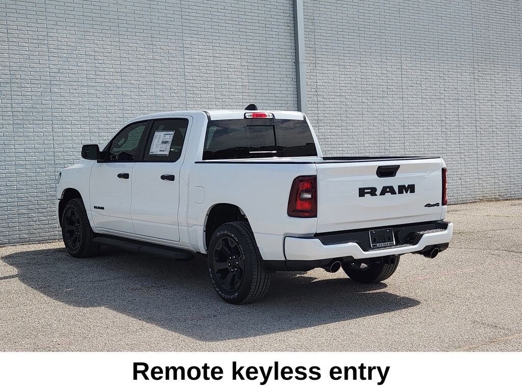 New 2026 Ram 1500 EXPRESS CREW CAB 4X4 5'7 BOX Pickup