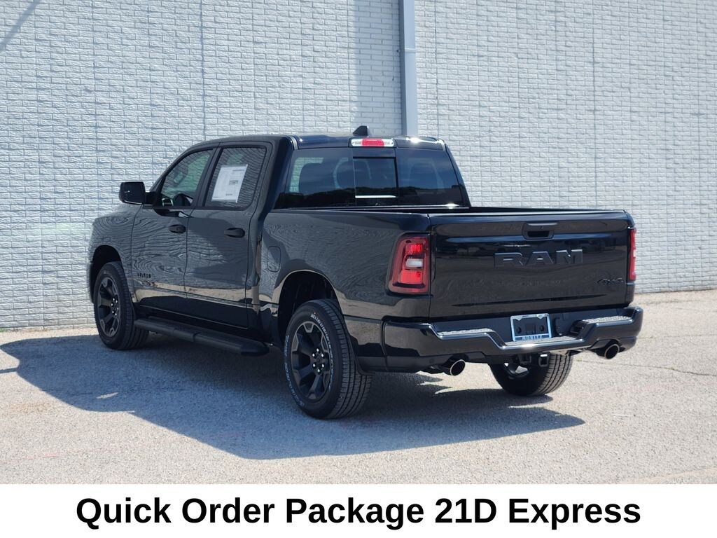 New 2026 Ram 1500 EXPRESS CREW CAB 4X4 5'7 BOX Pickup