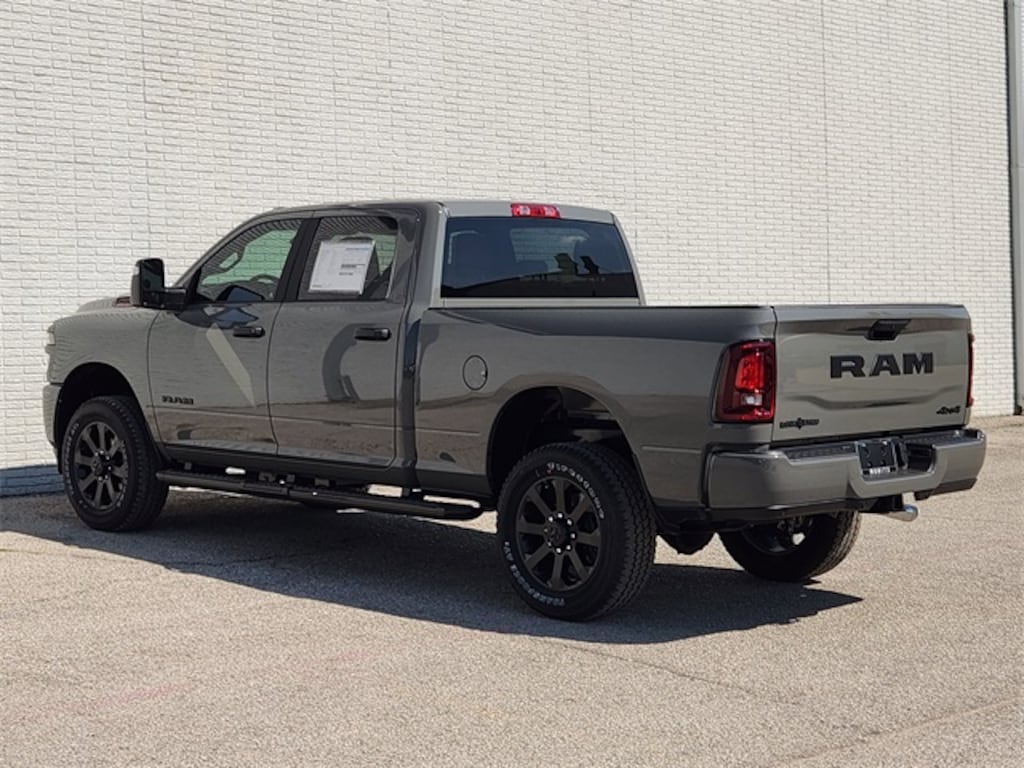 New 2026 Ram 2500 LONE STAR CREW CAB 4X4 6'4 BOX Pickup