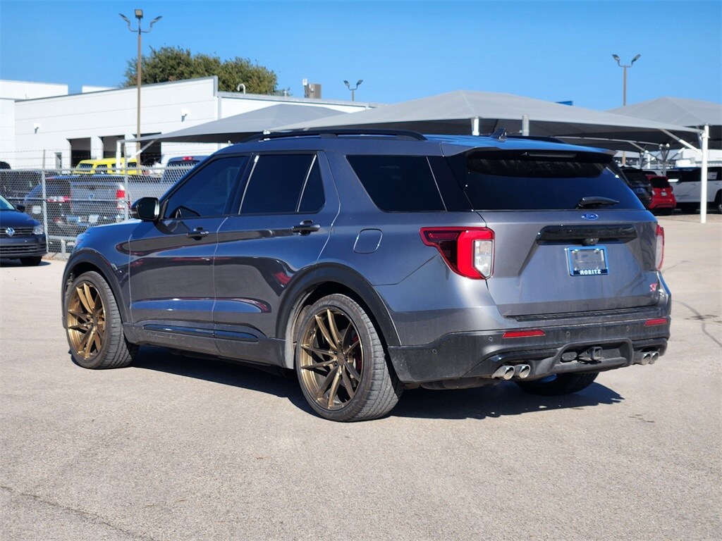 2021 Ford Explorer ST photo 3