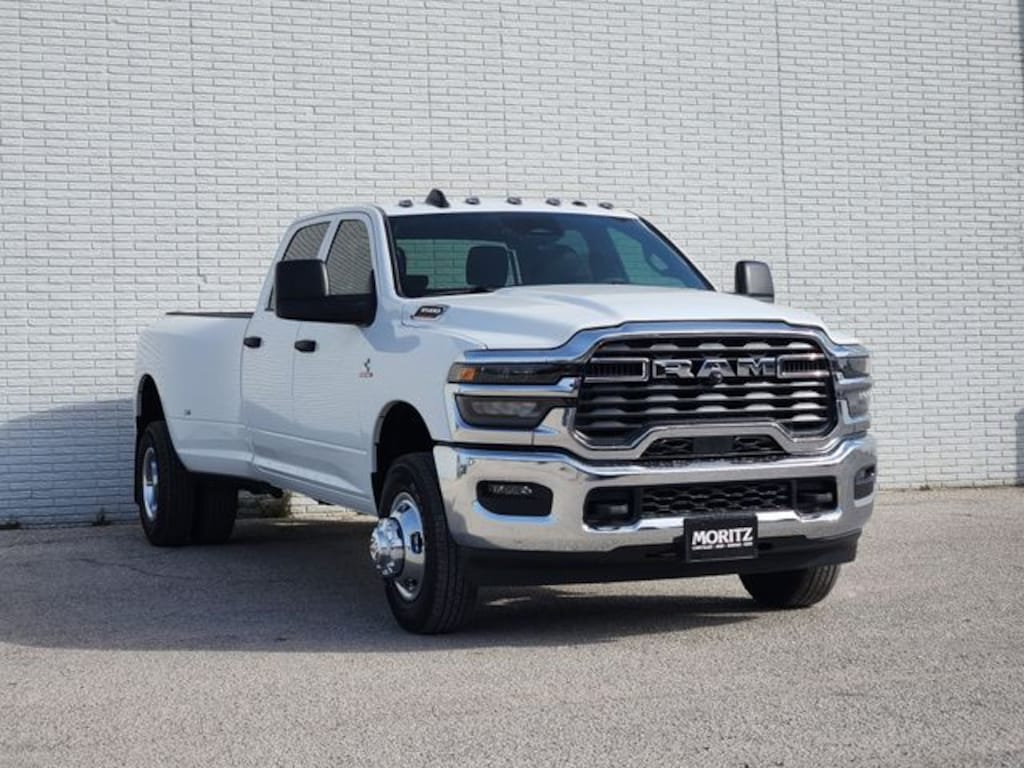 New 2026 Ram 3500 TRADESMAN CREW CAB 4X4 8' BOX Pickup