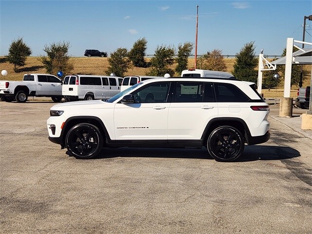 2023 Jeep Grand Cherokee Limited photo 4