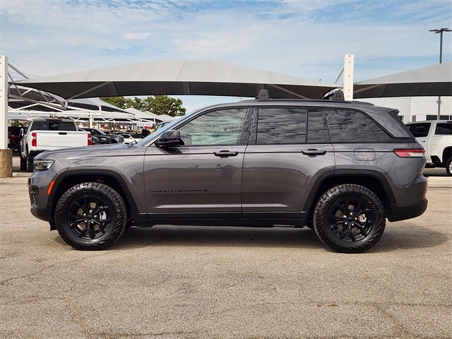 2024 Jeep Grand Cherokee Altitude photo 4