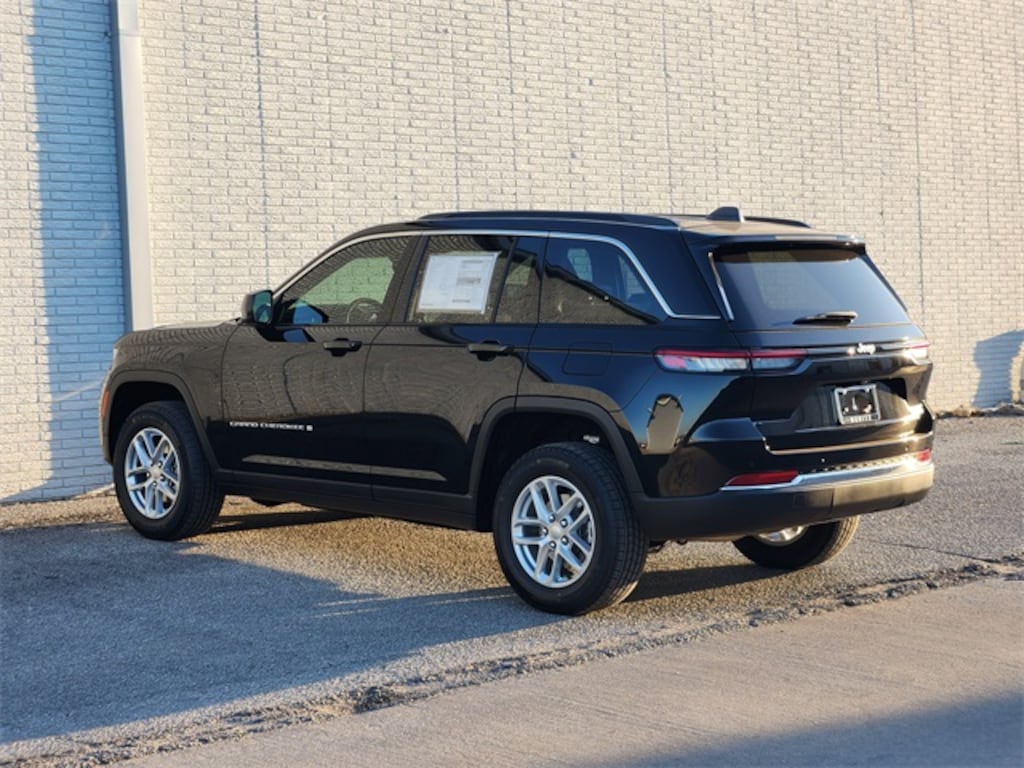 New 2025 Jeep Grand Cherokee LAREDO X 4X2 Sport Utility