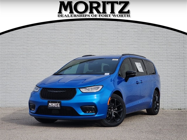 2026 Chrysler Pacifica Select's photo