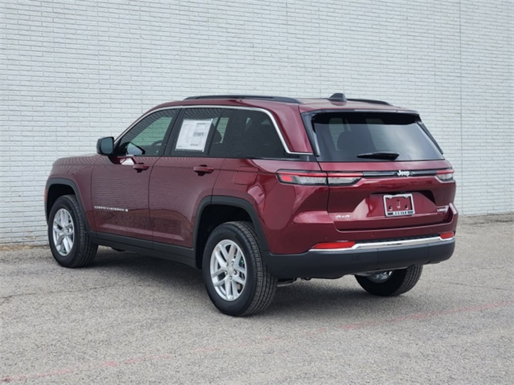 New 2025 Jeep Grand Cherokee LAREDO X 4X4 Sport Utility