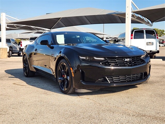 2022 Chevrolet Camaro LT1 photo 2