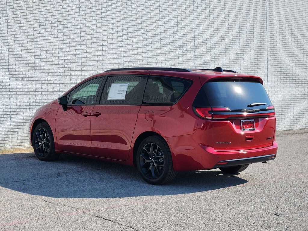 New 2026 Chrysler Pacifica LIMITED Passenger Van