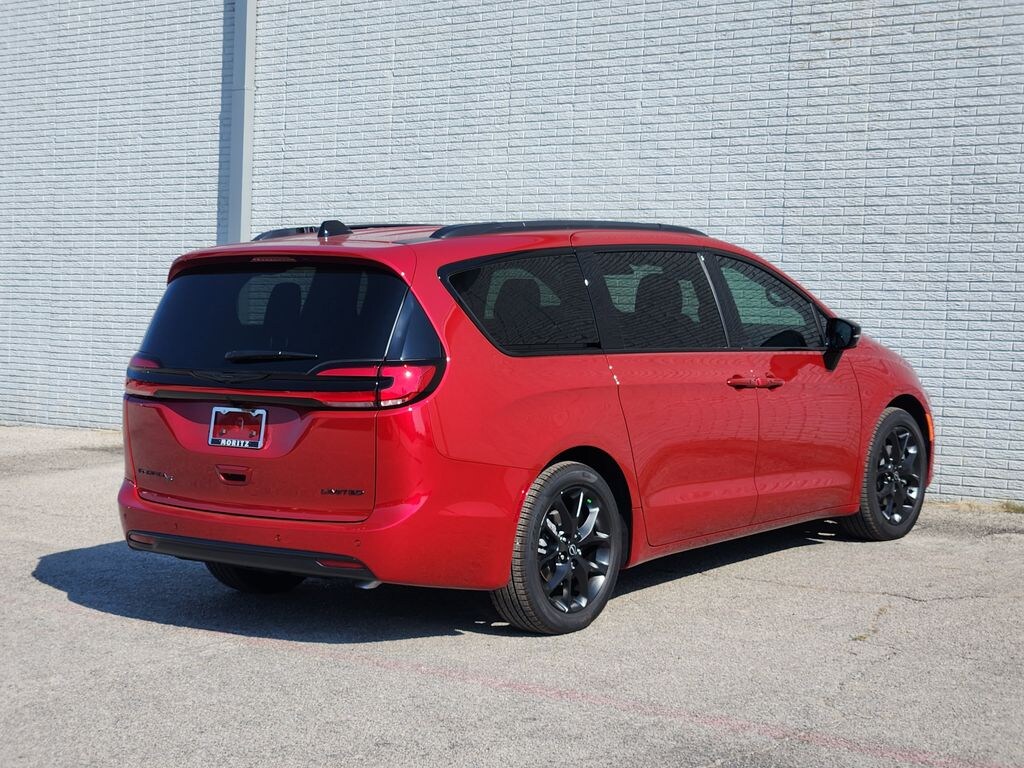 New 2026 Chrysler Pacifica LIMITED Passenger Van