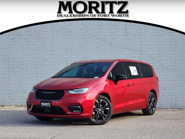 2026 Chrysler Pacifica Select's photo