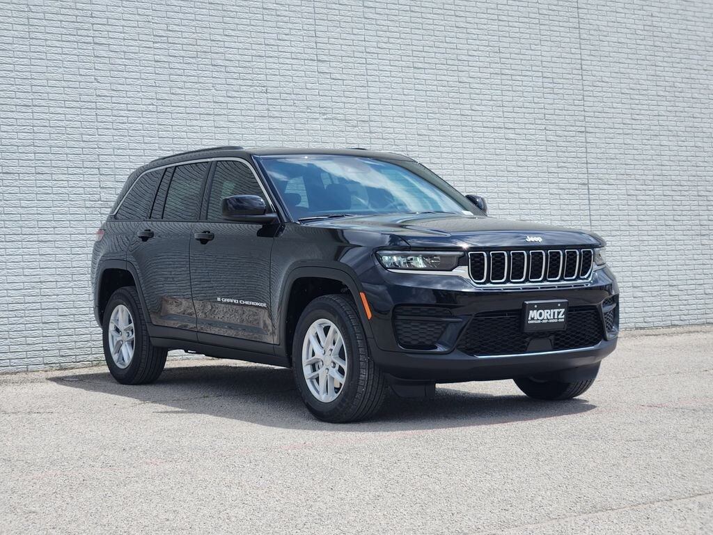 New 2026 Jeep Grand Cherokee LAREDO 4X4 Sport Utility
