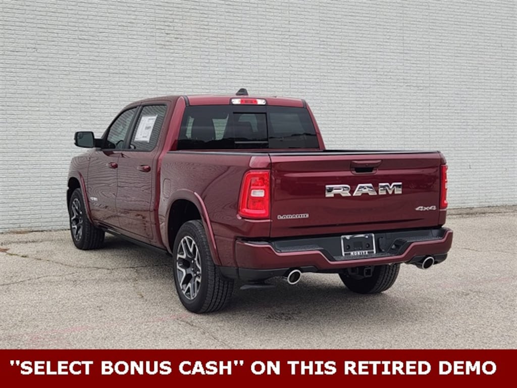 New 2025 Ram 1500 LARAMIE CREW CAB 4X4 5'7 BOX Pickup