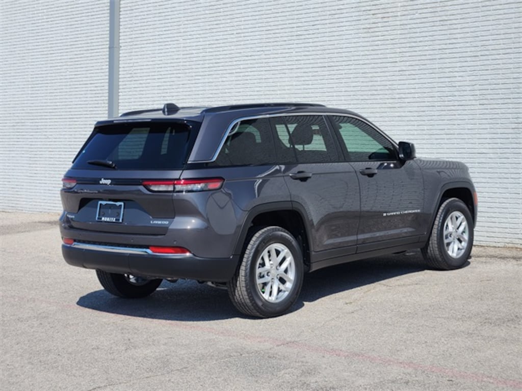 New 2025 Jeep Grand Cherokee LAREDO X 4X4 Sport Utility