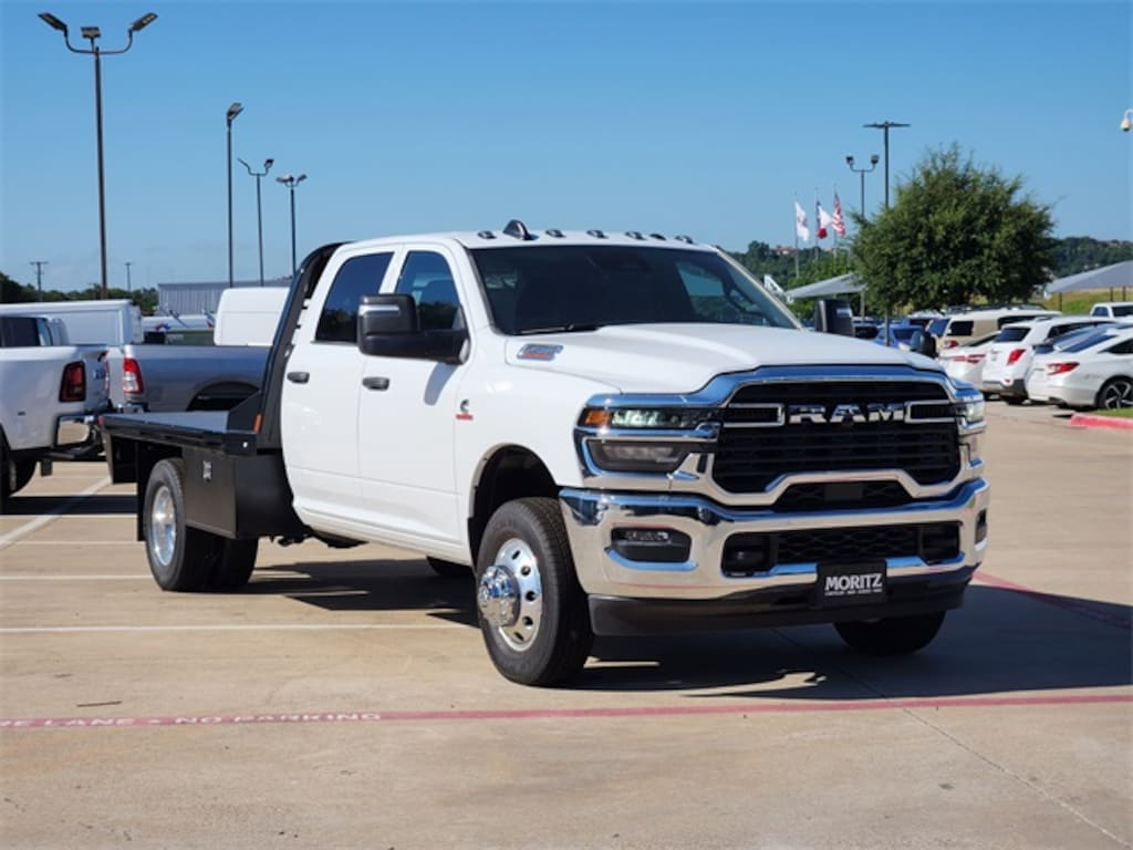 New 2025 Ram 3500 Chassis Cab 3500 TRADESMAN CREW CAB CHASSIS 4X4 60' CA Pickup