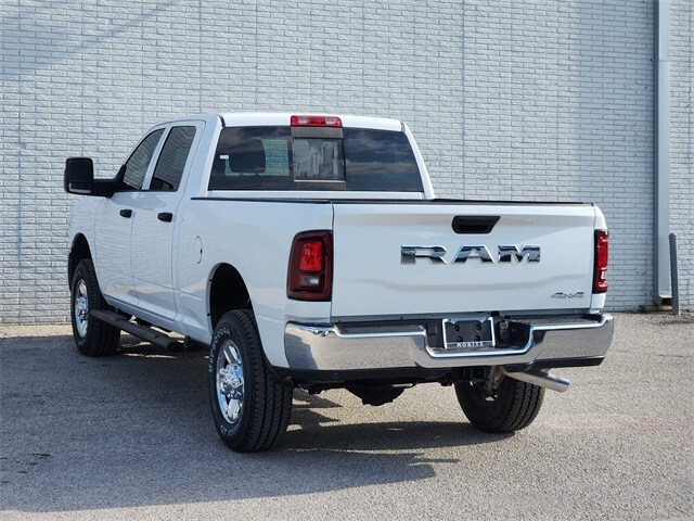 2025 Ram 2500 Tradesman photo 3