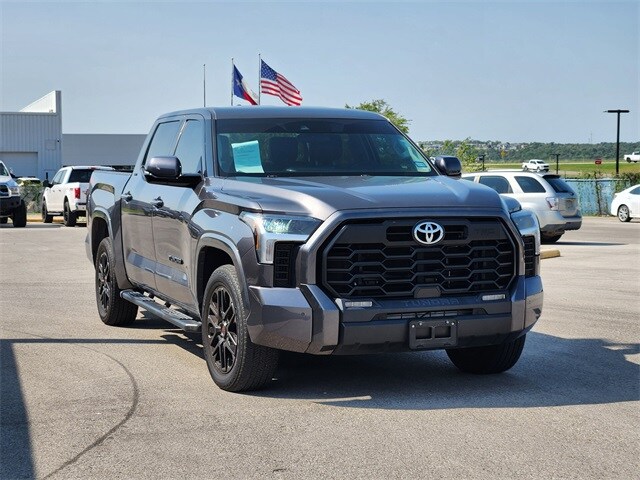 2022 Toyota Tundra SR5 photo 2