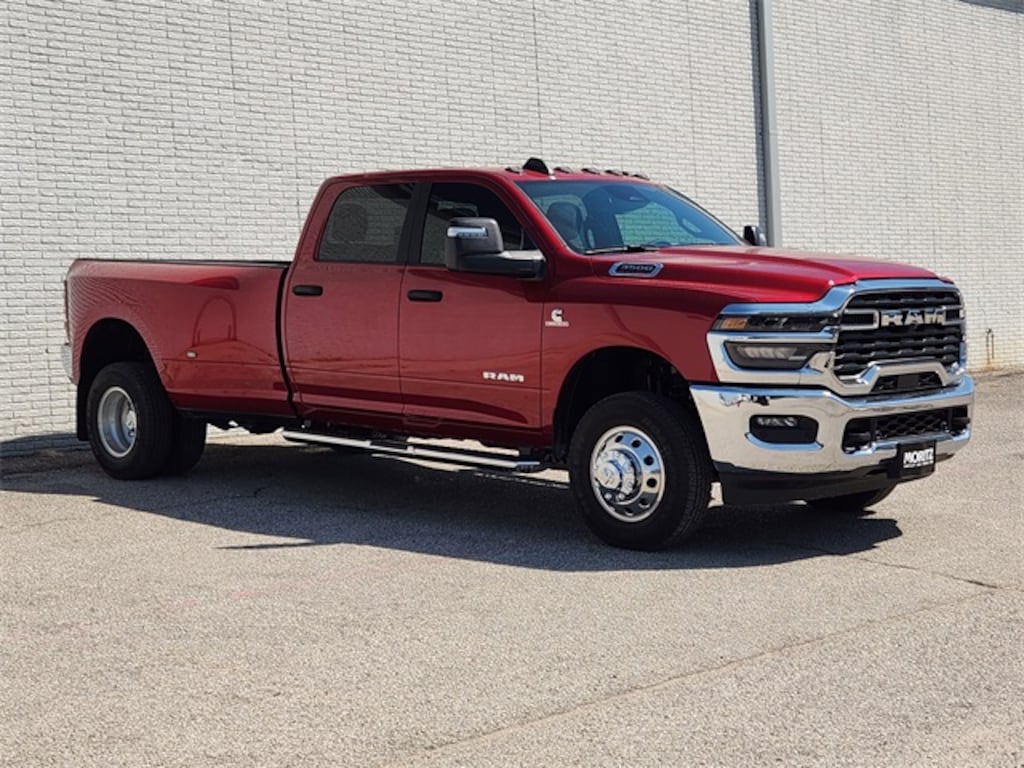 New 2026 Ram 3500 LONE STAR CREW CAB 4X4 8' BOX Pickup