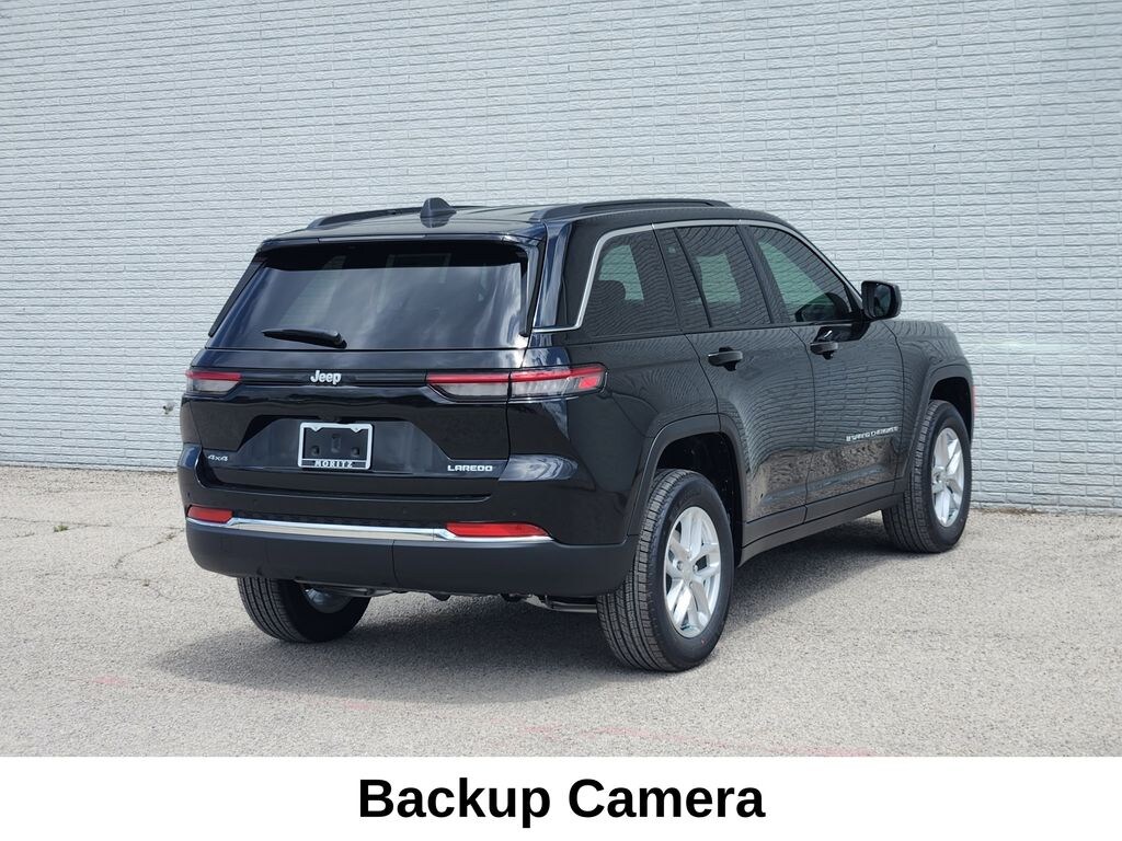 New 2026 Jeep Grand Cherokee LAREDO 4X4 Sport Utility