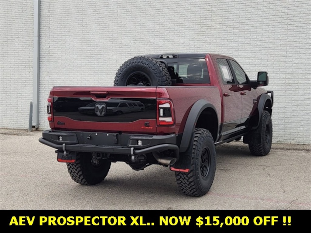 New 2024 Ram 2500 LARAMIE CREW CAB 4X4 6'4 BOX Pickup